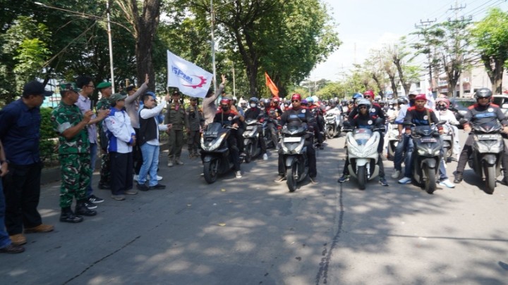 Bupati Mojokerto Berangkatkan Ratusan Buruh NIP Ngoro ke Surabaya Ikuti Aksi Damai May Day 2026